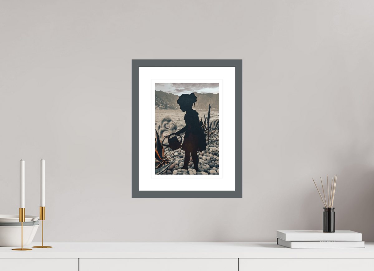 20 x 28.3 cm, Dark gray matte | Bright white mount Lake Gardener | Malcesine, Italy