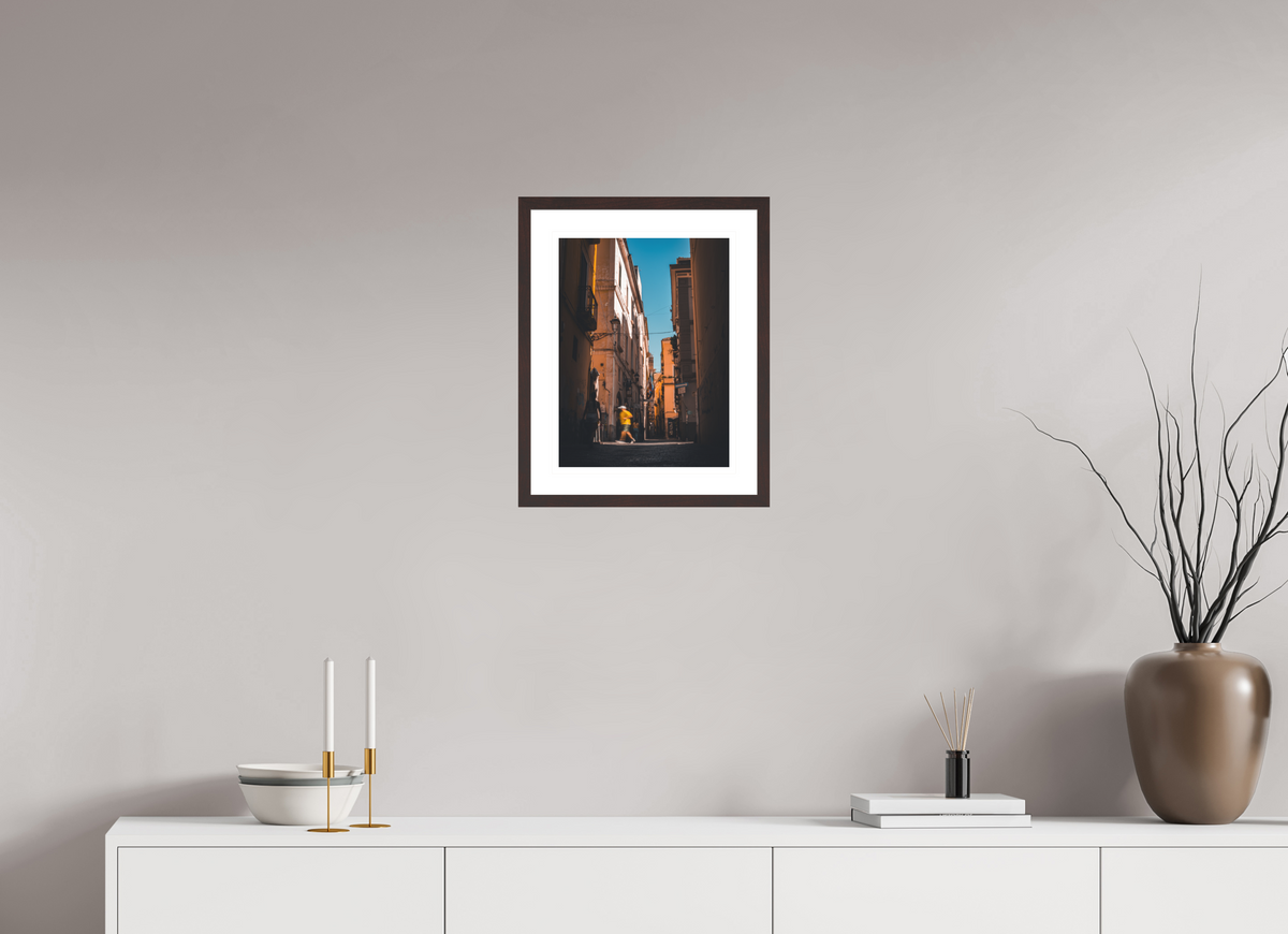 30 x 40 cm, Alder brown | Natural white mount Running light | Salerno, Italy