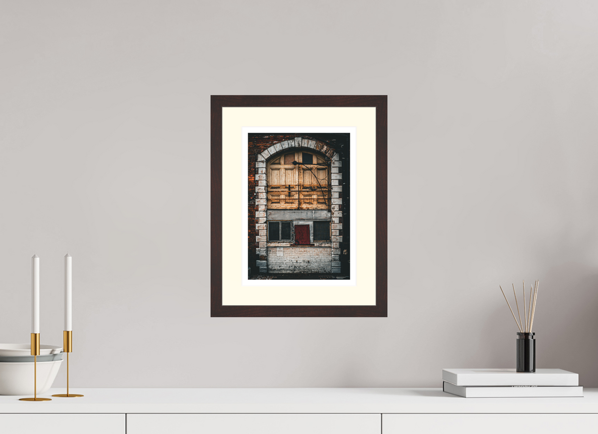 20 x 28.3 cm, Alder brown | Ivory mount Be ryte | Leeds