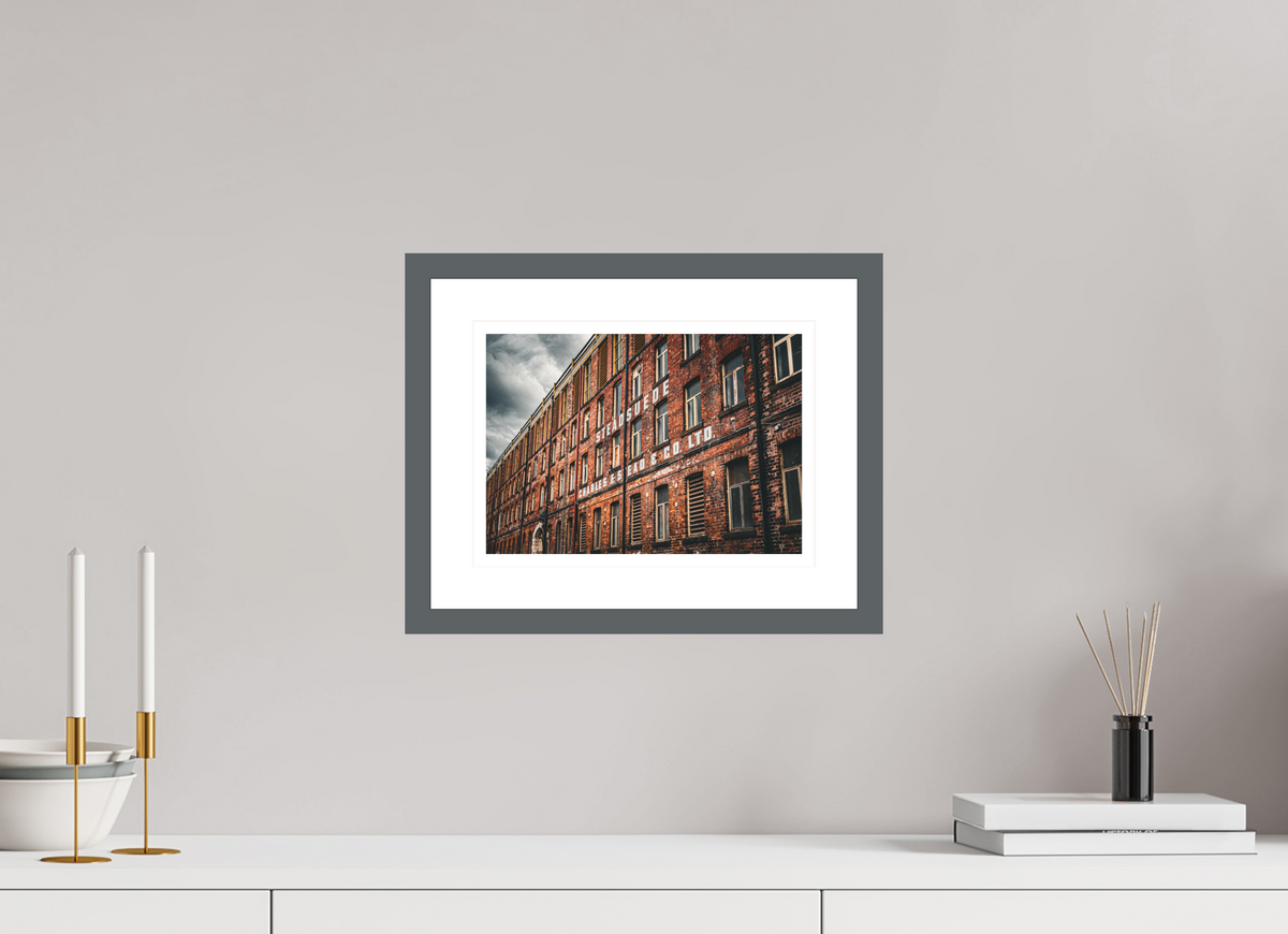 28.3 x 20 cm, Dark gray matte | Bright white mount Scott Hall Milne | Leeds