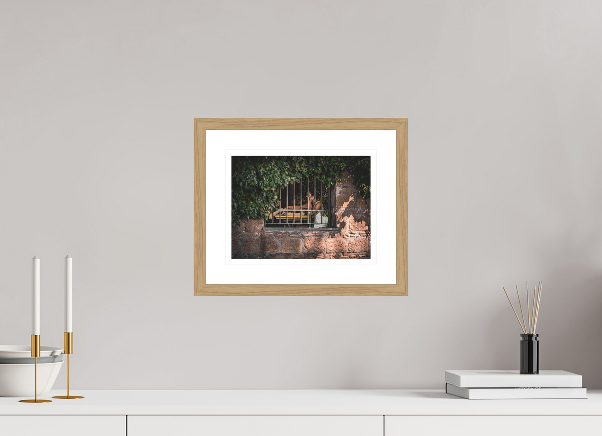 26.7 x 20 cm, Natural oak | Natural white mount Private View | Tuscania, Italy
