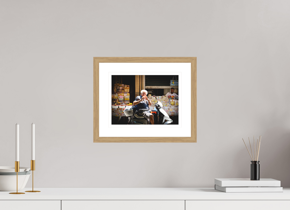 26.7 x 20 cm, Natural oak | Natural white mount Mobility Love | Palermo, Sicily
