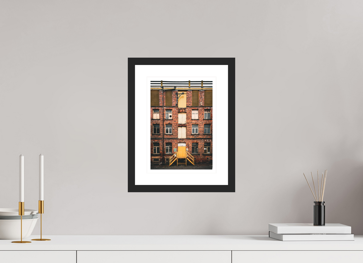 20 x 28.3 cm, Black matte | Bright white mount tekkin' in | Leeds