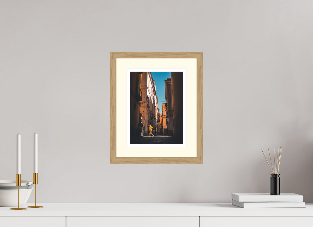 20 x 26.7 cm, Natural oak | Ivory mount Running light | Salerno, Italy