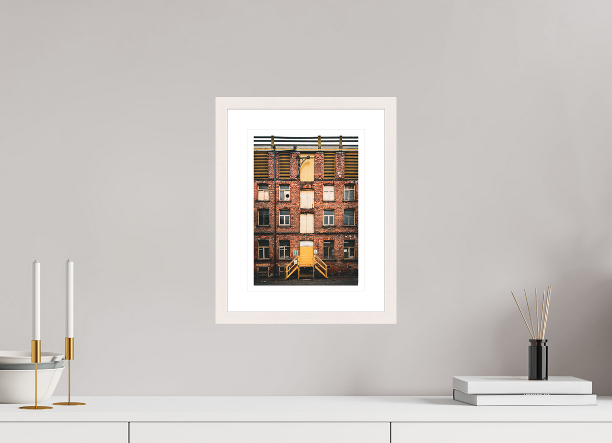 20 x 28.3 cm, Maple white | Bright white mount tekkin' in | Leeds