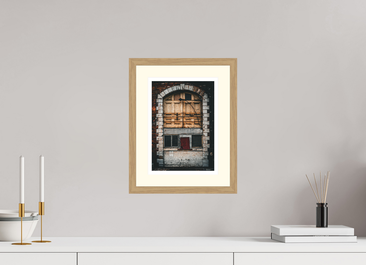 20 x 28.3 cm, Natural oak with cream mount Be ryte | Leeds