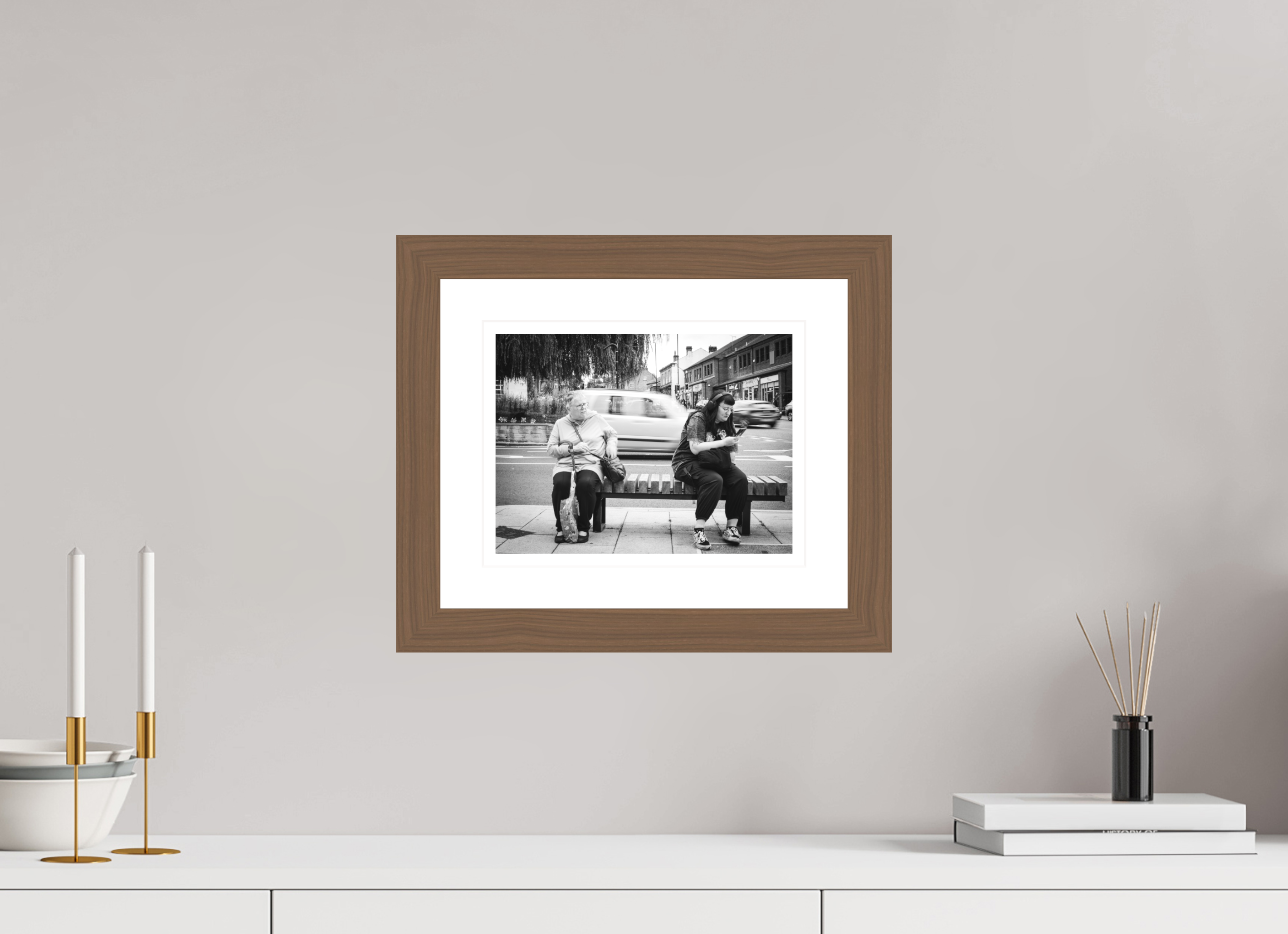 26.7 x 20 cm, Hamburg 40 mm, Walnut Space - Leeds, UK